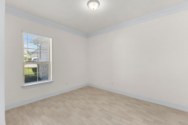 Building Photo - 3839 Balentine