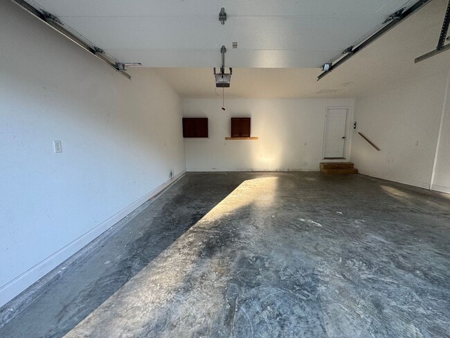 Building Photo - WELCOME HOME!
