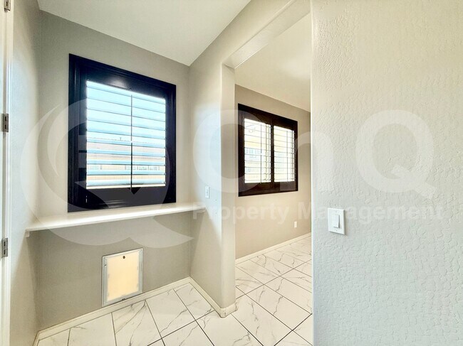 Building Photo - 251 E Wisteria Dr
