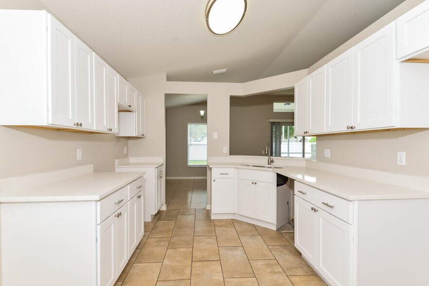 Building Photo - 12432 Tree Pointe Ct