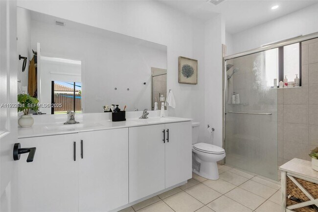 Building Photo - 11939 SW 241 Ter