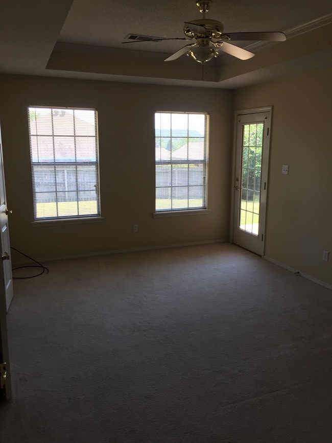 Building Photo - 305 Northridge Dr