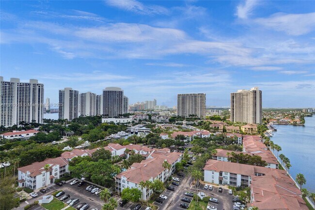 Building Photo - 18151 NE 31st Ct