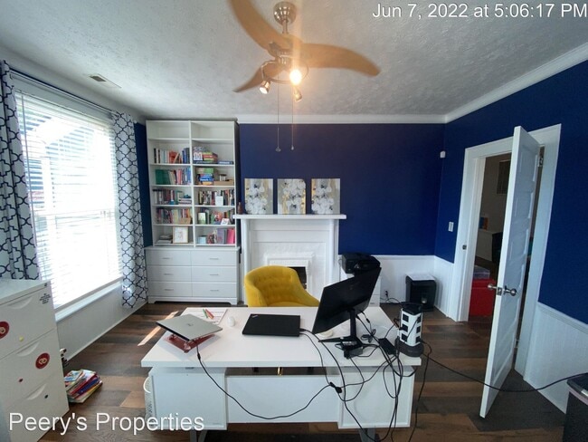 Building Photo - 2 br, 2 bath House - 207 E 3rd Street