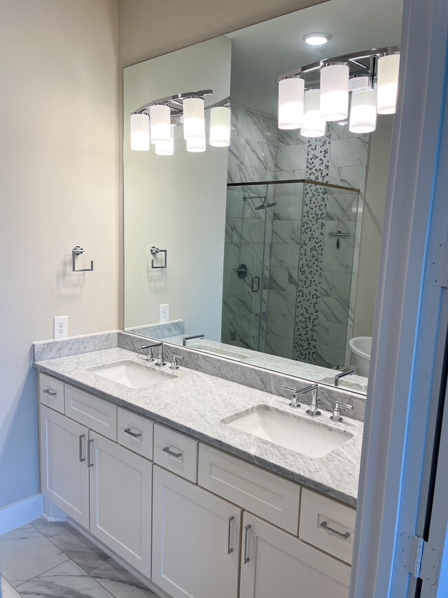 Building Photo - 2643 Fountain Key Blvd