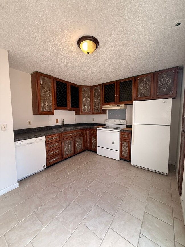 Building Photo - 1287-MF4-E