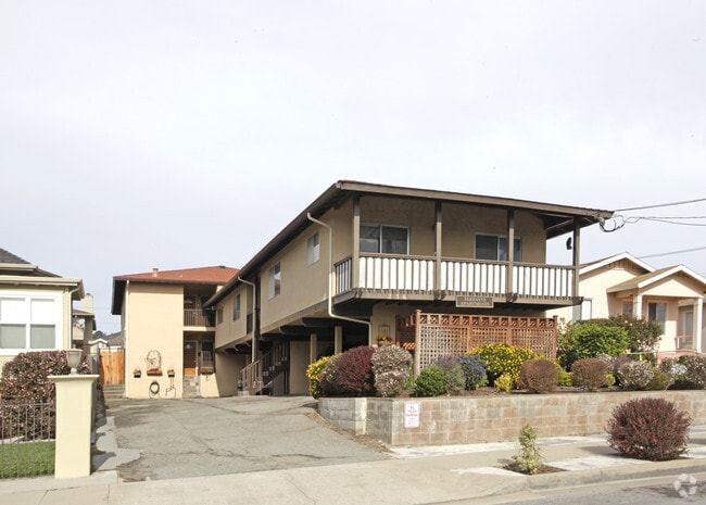 Primary Photo - Ferrante Apartments