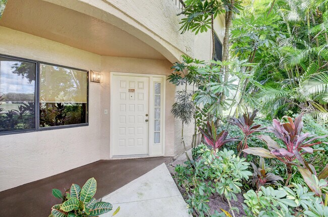 Building Photo - 7242 Clunie Pl