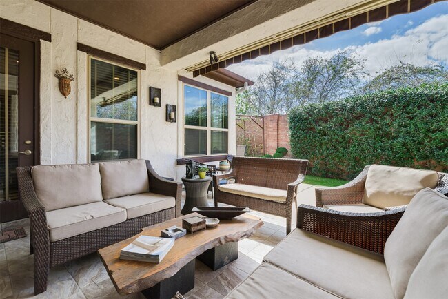 Building Photo - 1826 Jade Hollow Ln