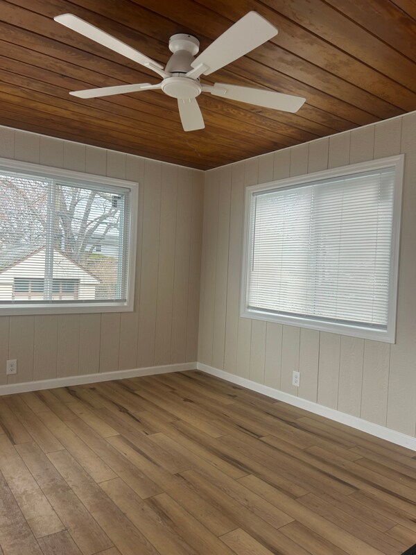 Building Photo - 352 Barry Rd