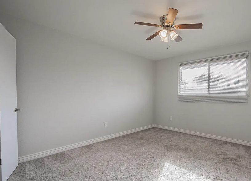 Building Photo - 111 E Pebble Beach Dr
