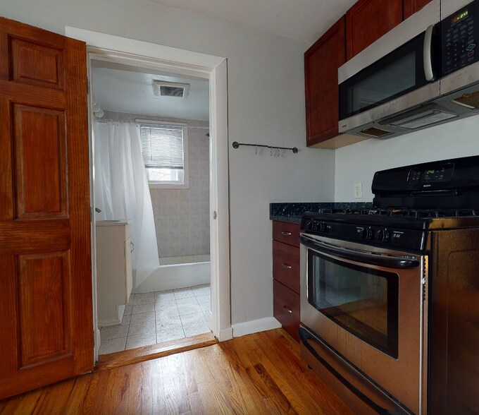 Building Photo - 428 Franklin St