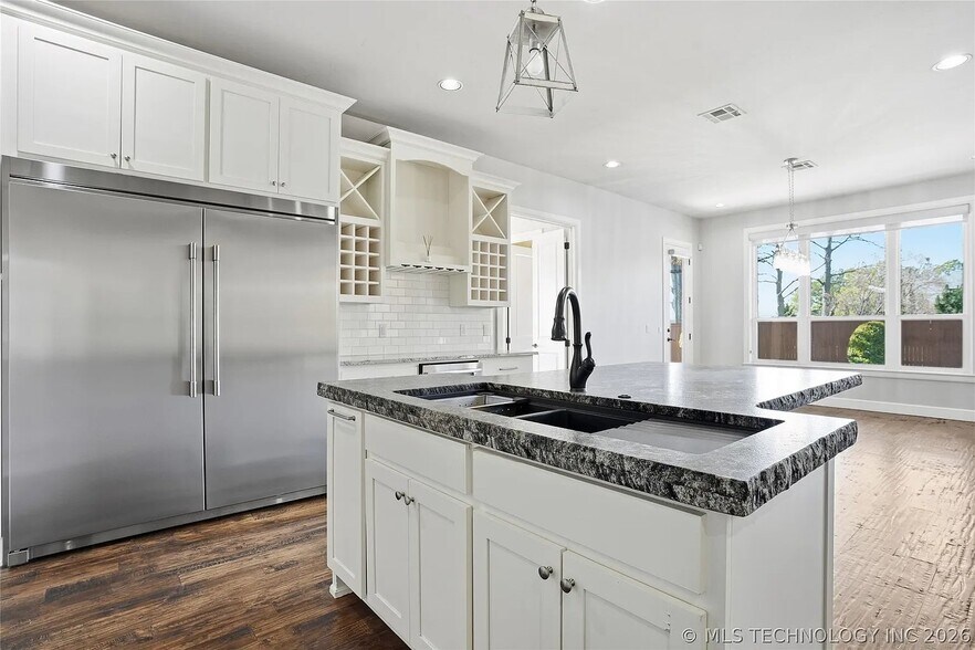 Building Photo - 12014 S Kingston Pl