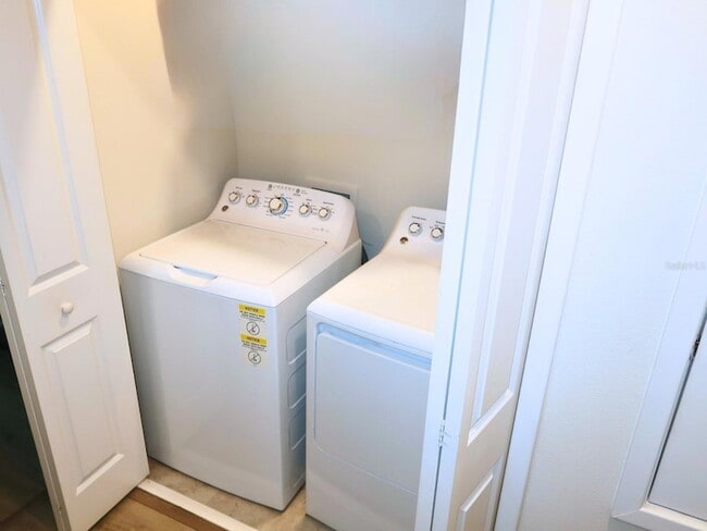 Building Photo - 9114 Tecumseh Dr