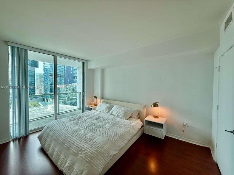 Building Photo - 55 SE 6th St