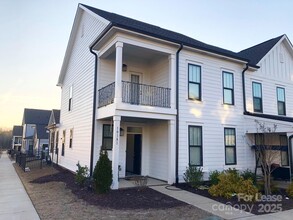 Building Photo - 10181 Meeting House Dr NW