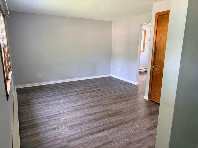 Building Photo - 37 S Grove St