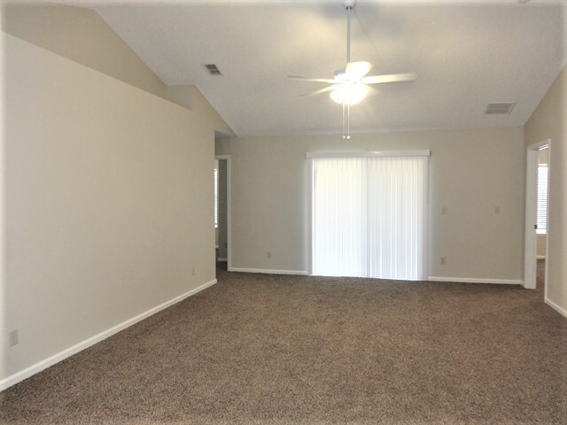 Building Photo - 11062 Gullwing Ct