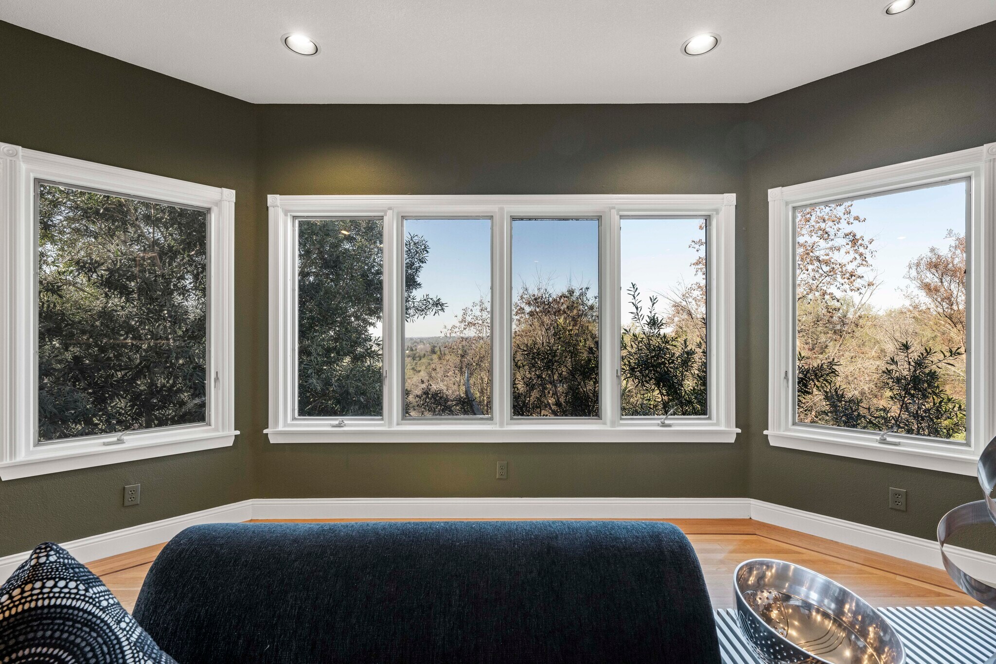 Building Photo - 8985 Vista de Lago Ct