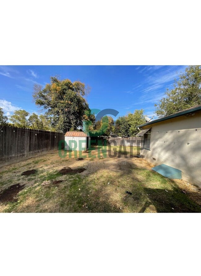 Building Photo - 3 BEDROOM 1 BATH HOME IN MODESTO!!
