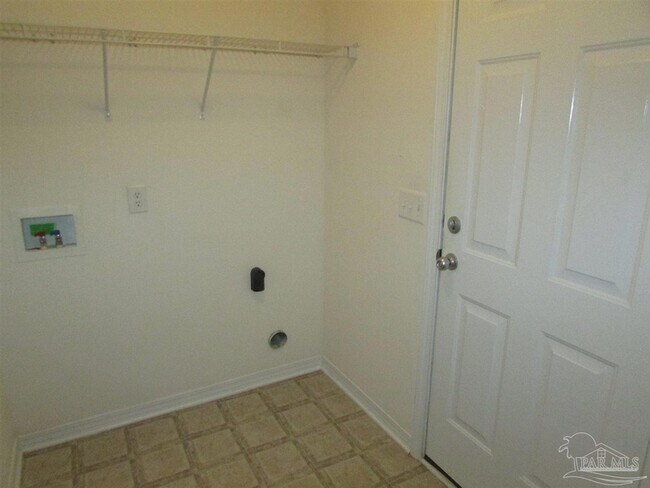 Building Photo - 396 Tree Swallow Dr