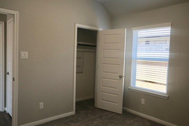 Building Photo - 1222 Dry Cork Cir