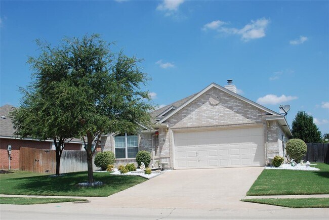Building Photo - 313 Foreston Dr