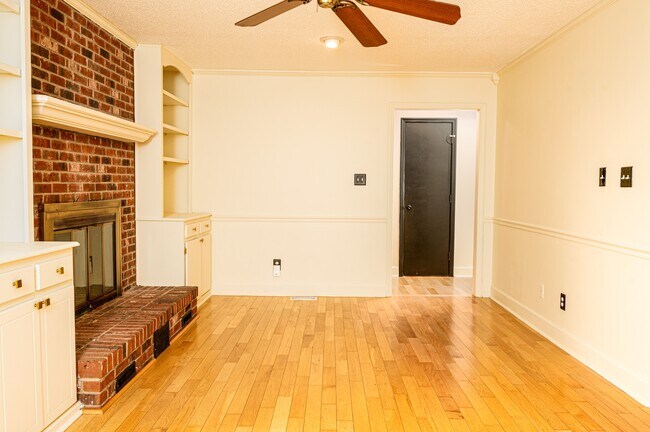 Building Photo - 419 Boros Rd