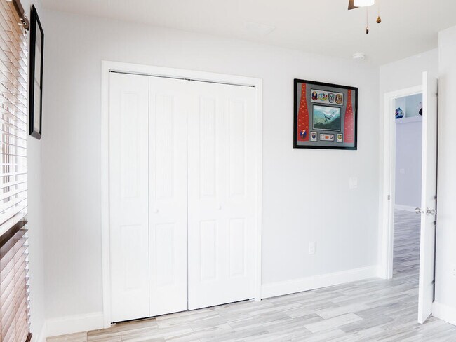 Building Photo - 8261 Sierra St