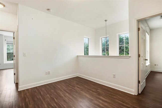Building Photo - 3406 Menchaca Rd