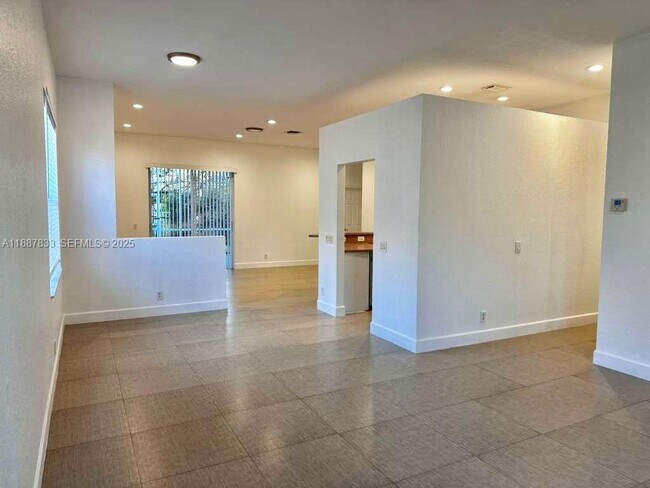 Building Photo - 1761 Aspen Ln