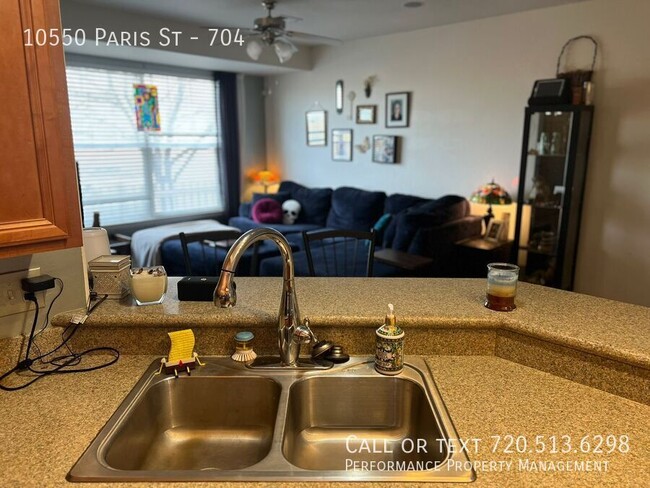 Building Photo - Spacious Two Bedroom Townhome