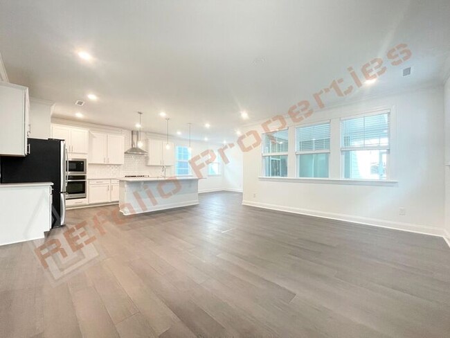 Building Photo - Beautiful Brand New 4 Bedroom, 3 Bathroom ...
