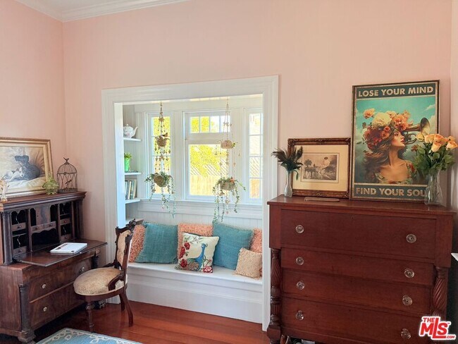 Building Photo - 370 Main St