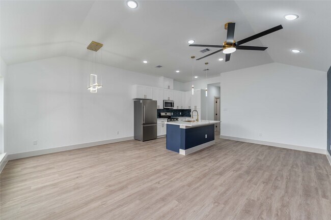 Building Photo - 9005 Nyssa St