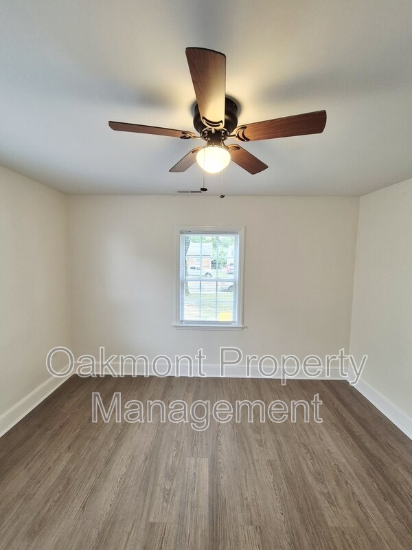 Building Photo - 115 Slagle Ave