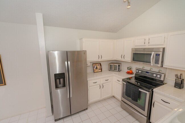 Building Photo - 3402 Cape Forest Dr