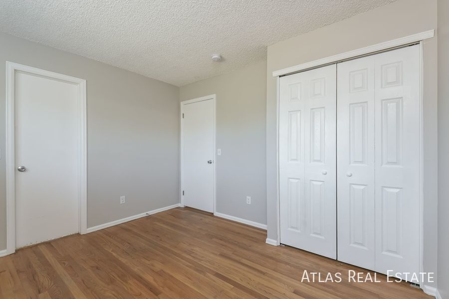 Building Photo - 730 S Oakland St