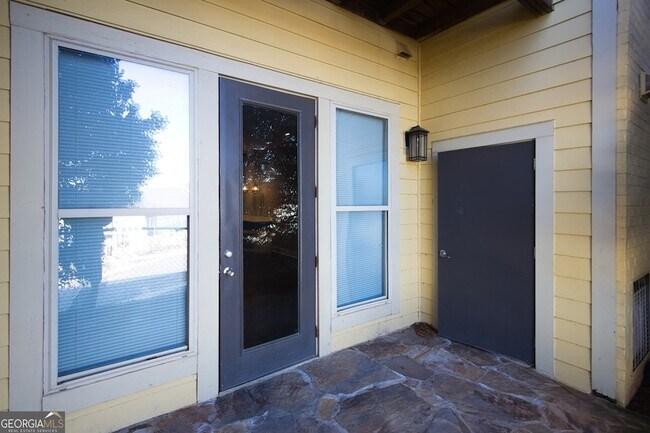 Building Photo - 1195 Milton Terrace SE