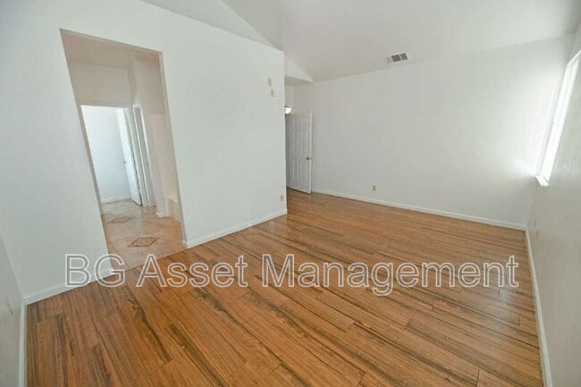 Building Photo - 295 Avalon Cir