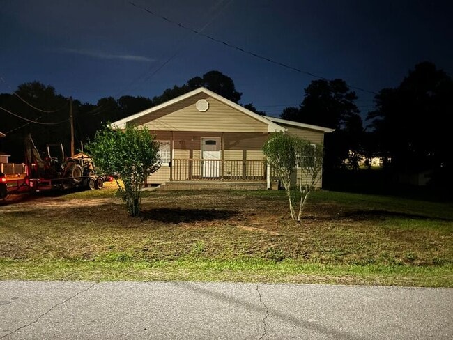 Building Photo - 201 Smith Dr