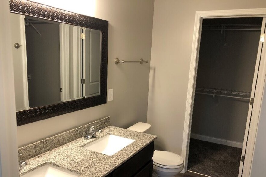 MASTER BATH - 2278 Klondike Rd