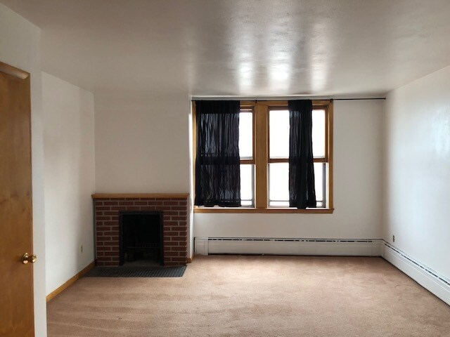 Building Photo - 515 E 4th St