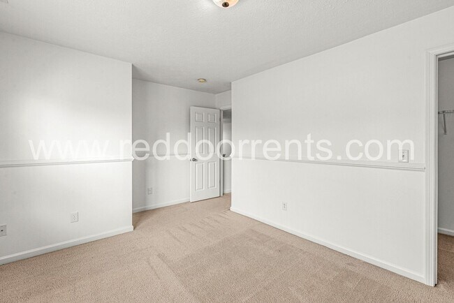 Building Photo - Spacious 3-Bedroom Home in Fishers with Modern Comforts