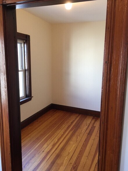 Building Photo - 97 Glendower Rd