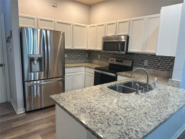 Building Photo - 2996 Langdon Ln S