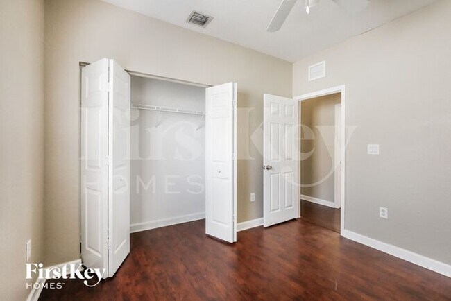 Building Photo - 3640 NE 1st St