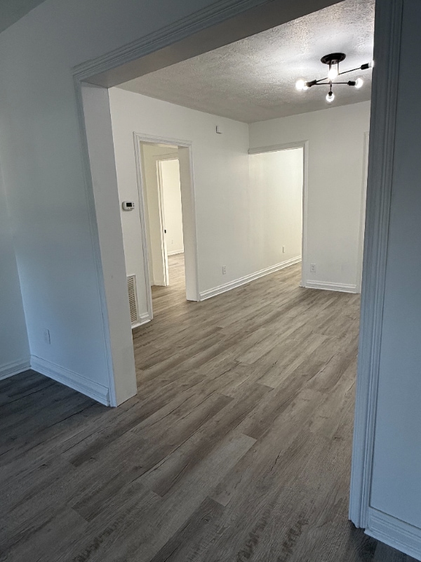 Building Photo - 4033 Porter Ave