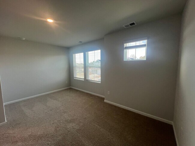 Building Photo - COLLINS WALK IN CONWAY