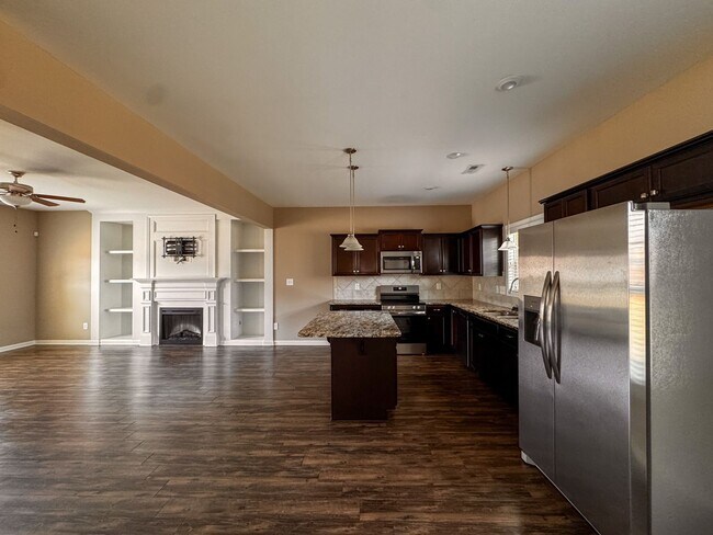 Building Photo - Beautiful 4 Bed 3.5 Bath Home in Jack Britt School District